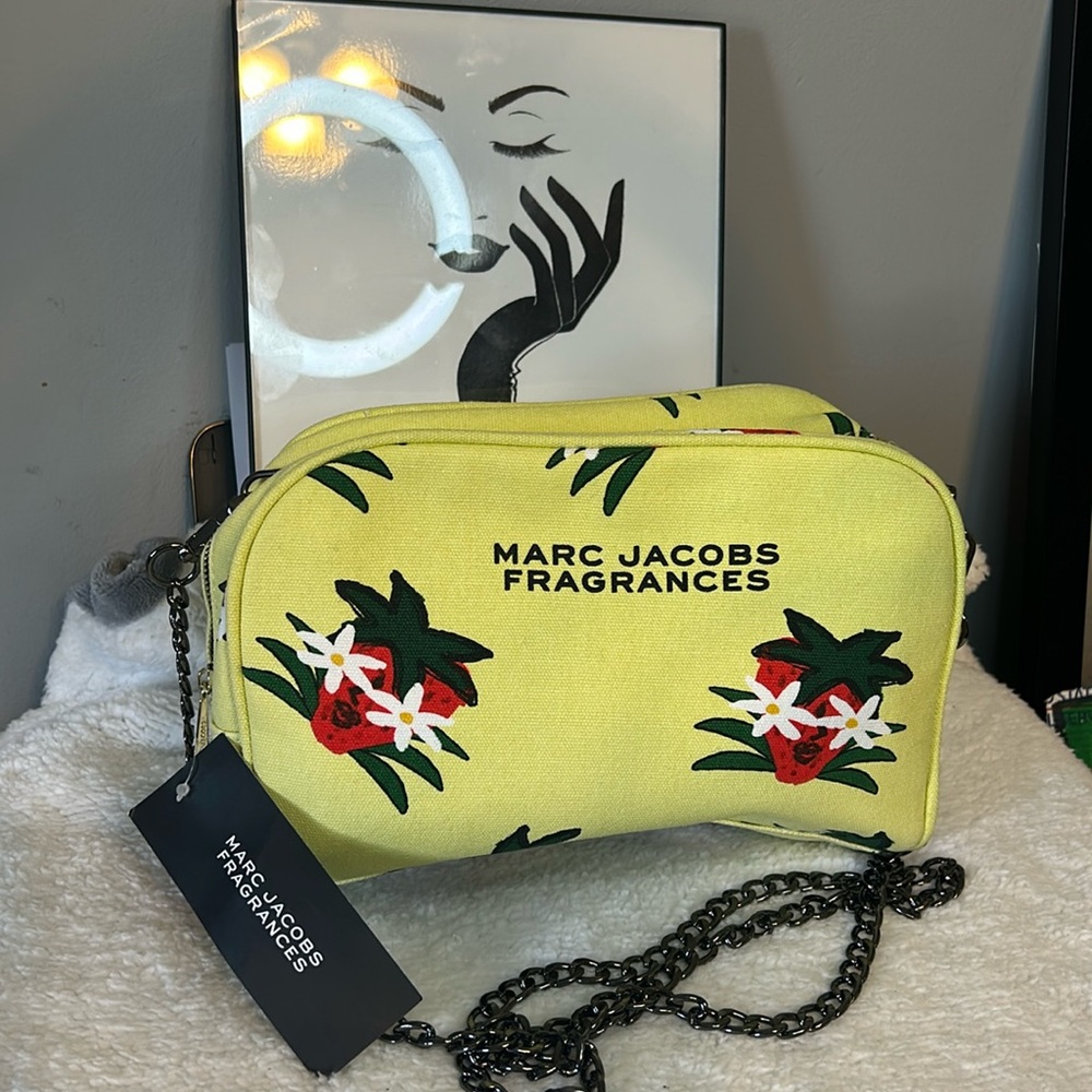 Marc Jacob’s Fragrances pouch canvas, gunmetal, Crossbody chain and D-rings